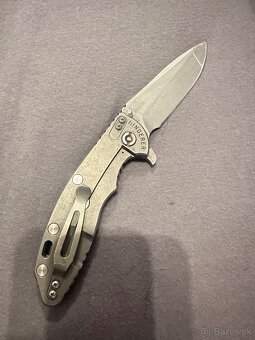 Hinderer XM-18 3.5 Fatty Harpoon Tanto folding nôž, working - 5