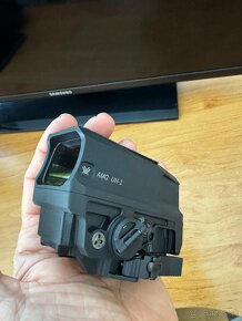 Vortex AMG® UH-1® GEN II HOLOGRAPHIC SIGHT - 5