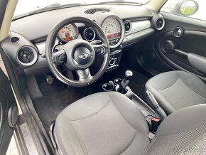 Mini Cooper 1,6benz. Rok. 2011 - 5