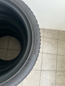 Predám zimné gumy 195/45 R16 Fiat 500 - 5