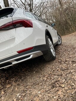 ŠKODA OCTAVIA SCOUT HEAD UP KESSY PANORÁMA MATRIX MODEL 2022 - 5