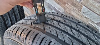 Predám 2xzimné pneumatiky 215/65 r17 Goodyear M+S - 5