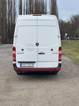 Mercedes- Benz Sprinter - 5