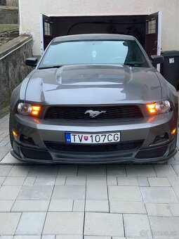 Mustang 4V6 - 5