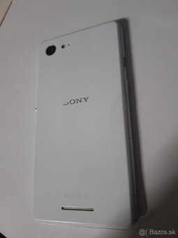 SONY E3 - 5