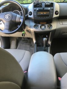 TOYOTA RAV4 benzin/LPG 2,4l  automat 4WD - 5