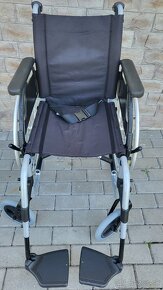 invalidny vozík 43cm pridavne brzdy pre asistenta pas odľahč - 5