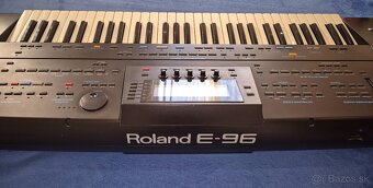 Roland E-96 + puzdro - 5