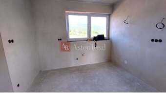 Predaj 4 izb Bungalov Poz. 602m2 Holodom Ratkovo - 5