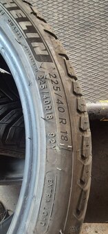 Predám 2ks.celoročné michelin 225/40R18 92Y.. - 5