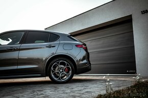 Alfa Romeo Stelvio 280k 4x4 - zánovní TOP STAV - 5