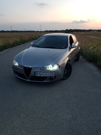 Alfa Romeo 147 Q2 - 5