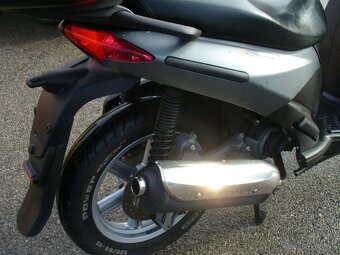 Aprilia Sportcity 125 - 5