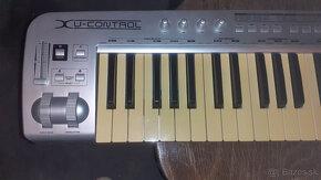 MIDI masterkeyboard Behringer UMX49 - 5