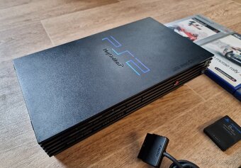 Predám - Playstation 2 + 5 Hier grátis PS2 - 5