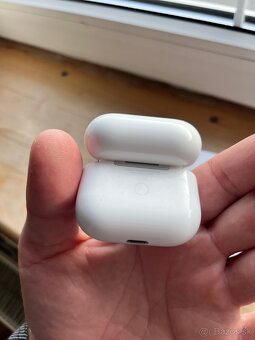 Apple airpods  3 - 5