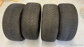 235/45 R18 - 5