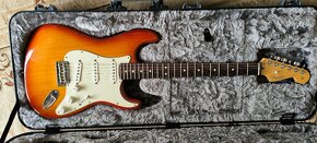 Fender American Professional Stratocaster - 5