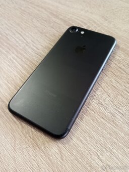 iPhone 7 / 128GB čierny NOVA BATERIA TOP stav - 5