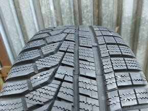 Kvalitné zimné pneu Hankook Winter Icept Evo 2 - 215/55 R17 - 5