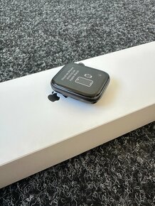 Apple Watch SE 2020 44mm Space Gray KOMPLET (96% Batéria) - 5