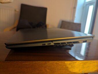 Asus zenbook pro duo UX582H - 5