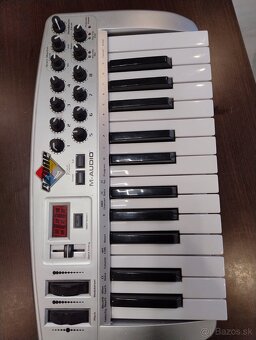 M-Audio Ozone MIDI Keyboard - 5