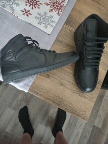 Predam tenisky Air Jordan mid 1 - 5