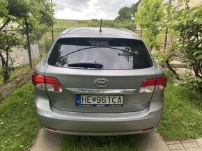 Toyota Avensis 2,2 - 5