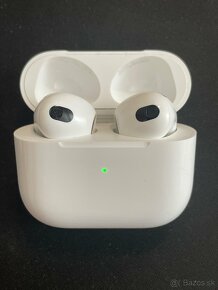 Apple AirPods (3. generácie) s MagSafe nabíjacím puzdrom - 5