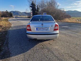 Škoda Octavia RS 1.8T Liftback - 5