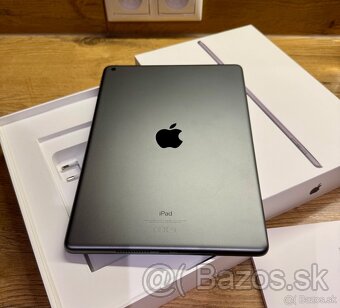 IPad 2021 9. generácia 64 GB, 10,2+ obal - 5