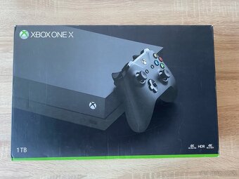 Xbox One X + 2 hry + Box - 5