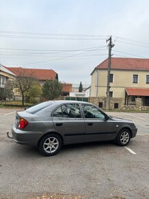 Hyundai Accent 1.3 - 5