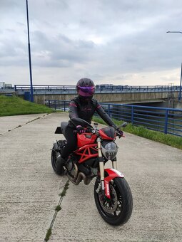 Ducati Monster 1100 Evo - 5