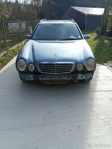 Mercedes Benz E 270 CDI - 5