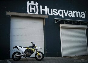 Husqvarna 701 supermoto - 5