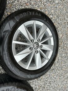 Predám zimnú sadu VW 5x112 R15 zimné pneu 195/65 R15 - 5