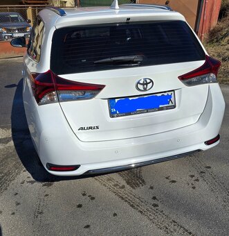 Toyota Auris touring sports 1.6 - 5