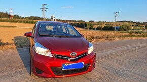 TOYOTA Yaris 1.0 , SR,r.2013 - 5