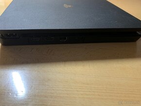 PlayStation 4 Slim - 5