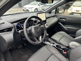 Toyota Corolla Cross 2.0 L hybrid 4x4 - 5