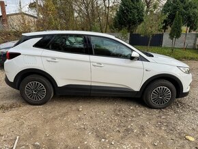 Opel Grandland X 1.2 TURBO - REZERVOVANÉ - 5