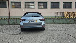 SKODA SUPERB COMBI STYLE 2.0 TDI DSG KESSY LANE AMBIENT - 5