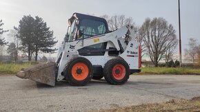 Šmykový nakladač Bobcat S650. - 5