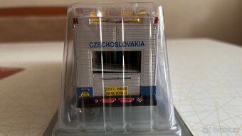 Tatra 815 GTC okolo sveta 1:43 + časopis - 5