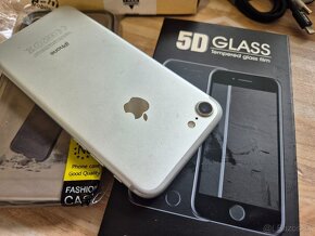 Apple iPhone 7 32GB Silver, nová batéria 100%, BT slúchadlá - 5