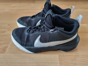 Chlapčenské tenisky zn. Nike, veľkosť 38,5 - 5