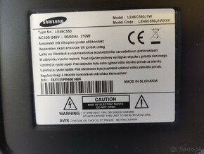 46'' Samsung LE46C550 - 5