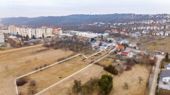 Ponúkame Vám na predaj veľký stavebný pozemok na Dlhej ulici - 5